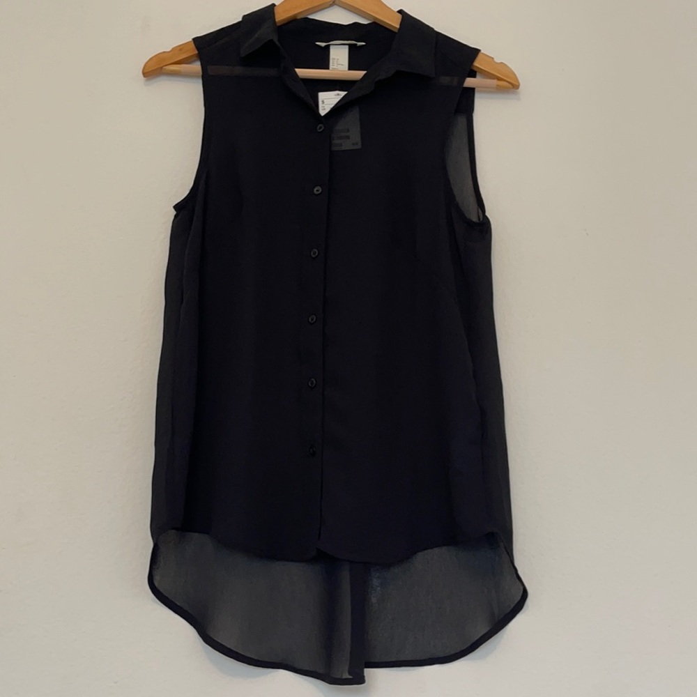 NWT! Size 2 Black see through no sleeve blouse